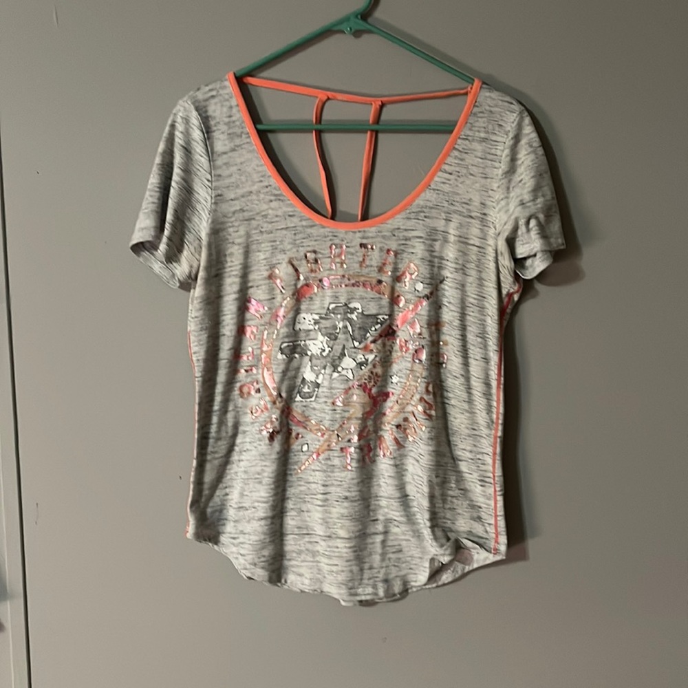 Open back American fighter T shirt size L